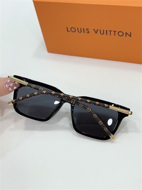 LV sunglass-043